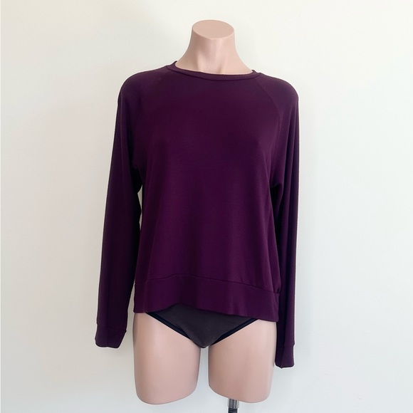 Beyond Yoga Raglan Crew Fleece Pullover in Fig Heather - Picture 7 of 10